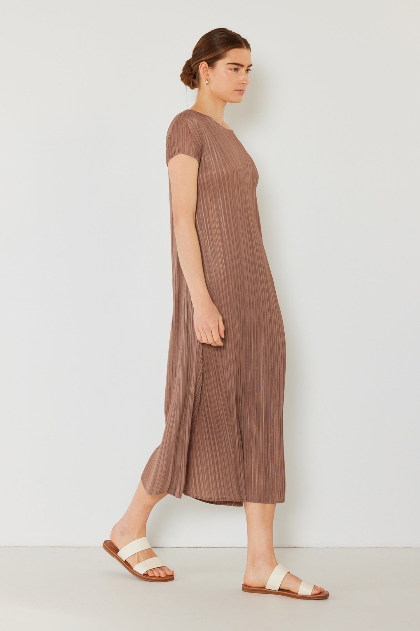 Pleated cap sleeve A-line midi dress